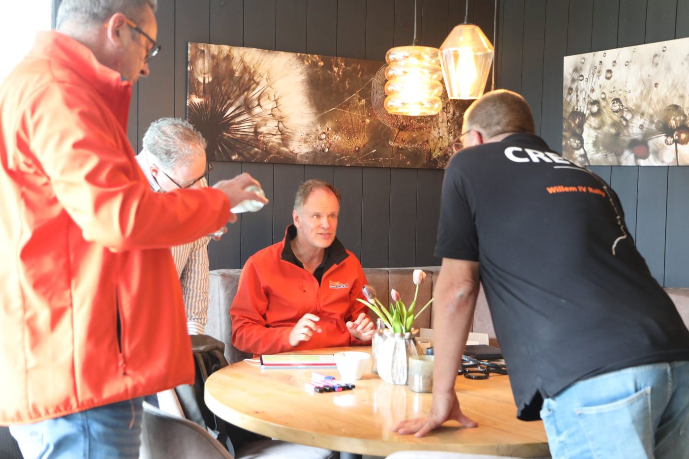 Registratie van de equipes bij de ontvangst